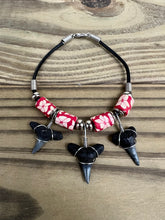 Load image into Gallery viewer, Shark Tooth Bracelet With 3 Shark Teeth and Flower Beads
